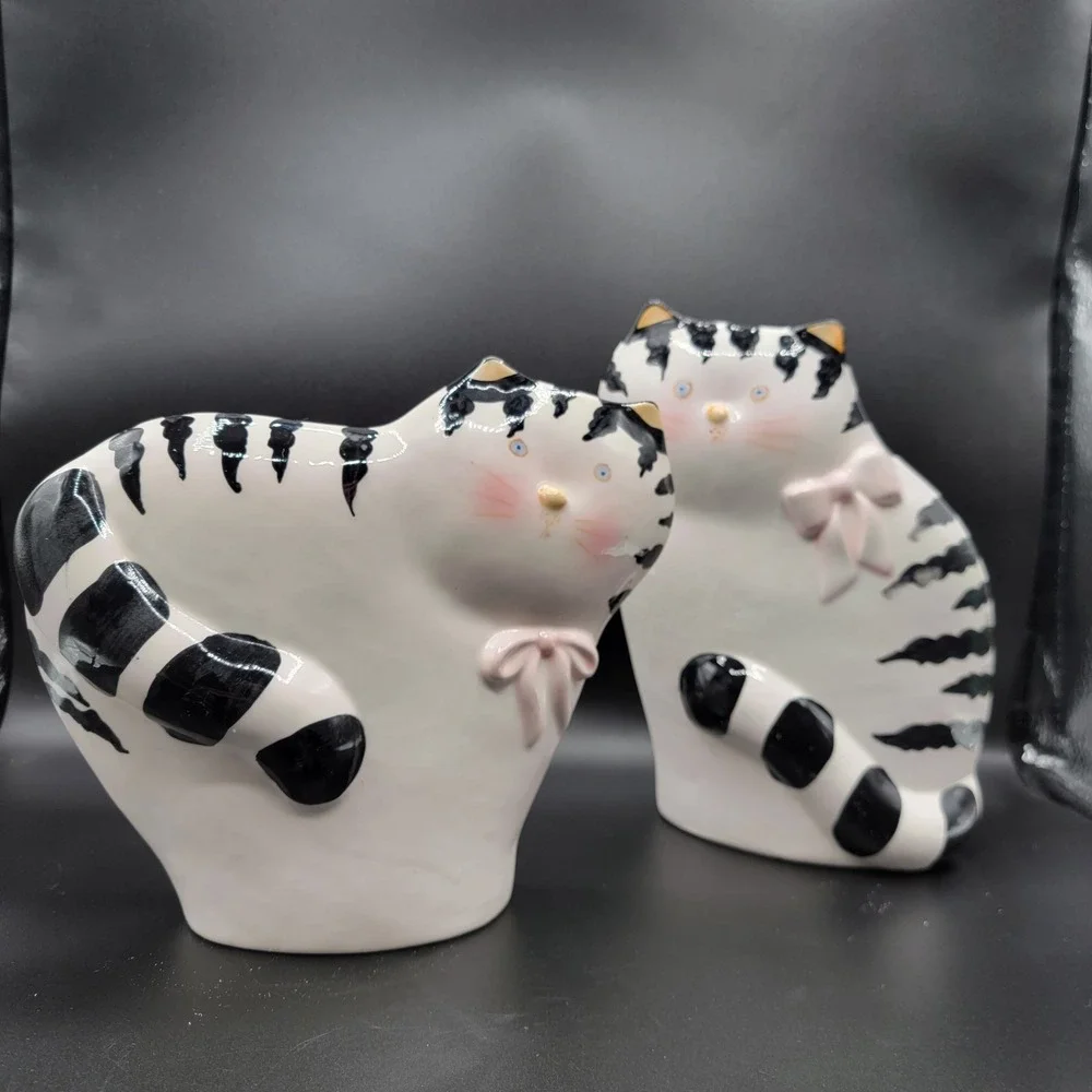 Vtg Ceramic Flat Cat Figurines 1991 Black & White Striped Pink Bow Hand Painted